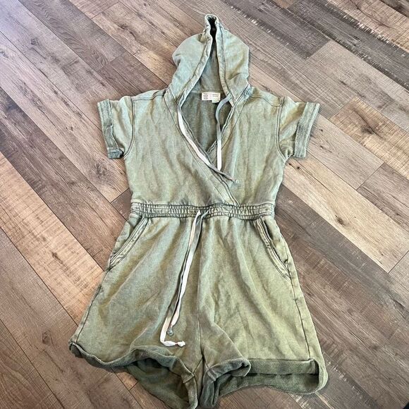 Anthropologie Saturday Sunday Hooded Romper Olive Playsuit
Overall size S - Picture 1 of 4